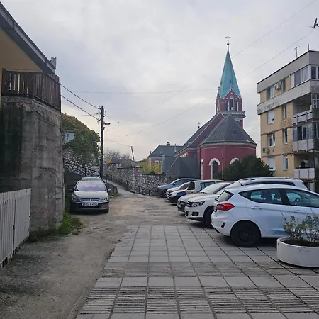 Bisic With Private Parking Apartman Szarajevó