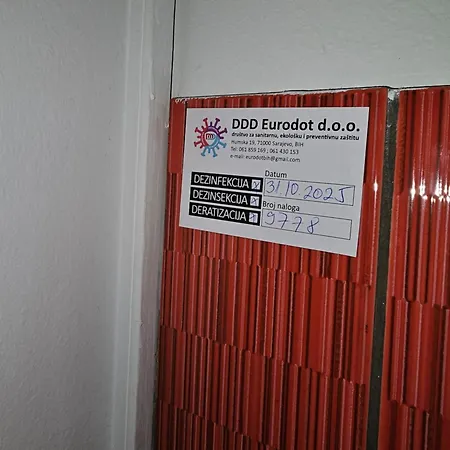 Bisic With Private Parking Apartamento