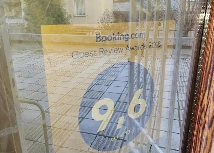 Apartment Bisic With Private Parking *