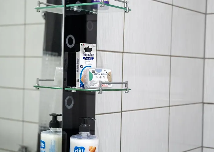 Bisic With Private Parking *