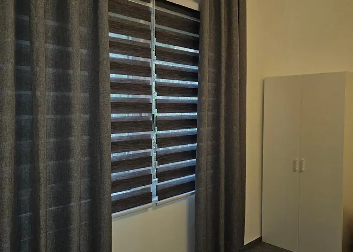 Bisic With Private Parking Apartment *